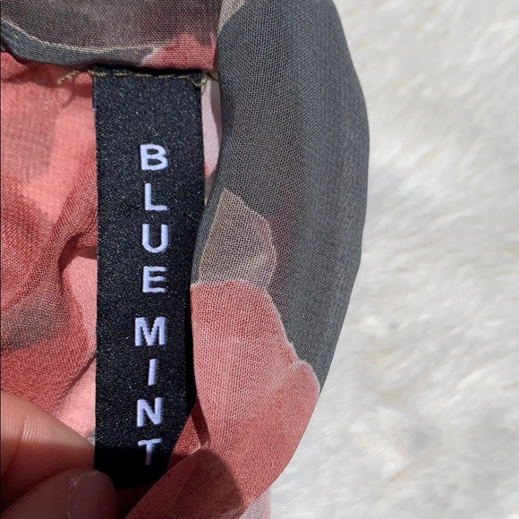 Bluemint Size Small Dressy Tank - Picture 4 of 6